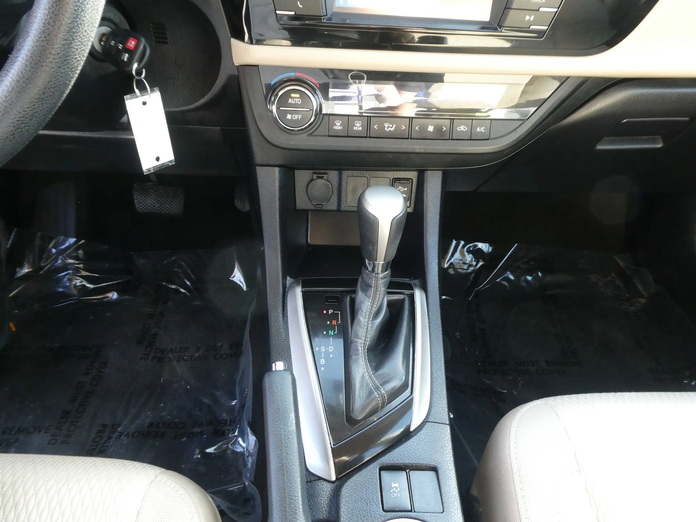 Used 2014 Toyota Corolla LE FWD image 21