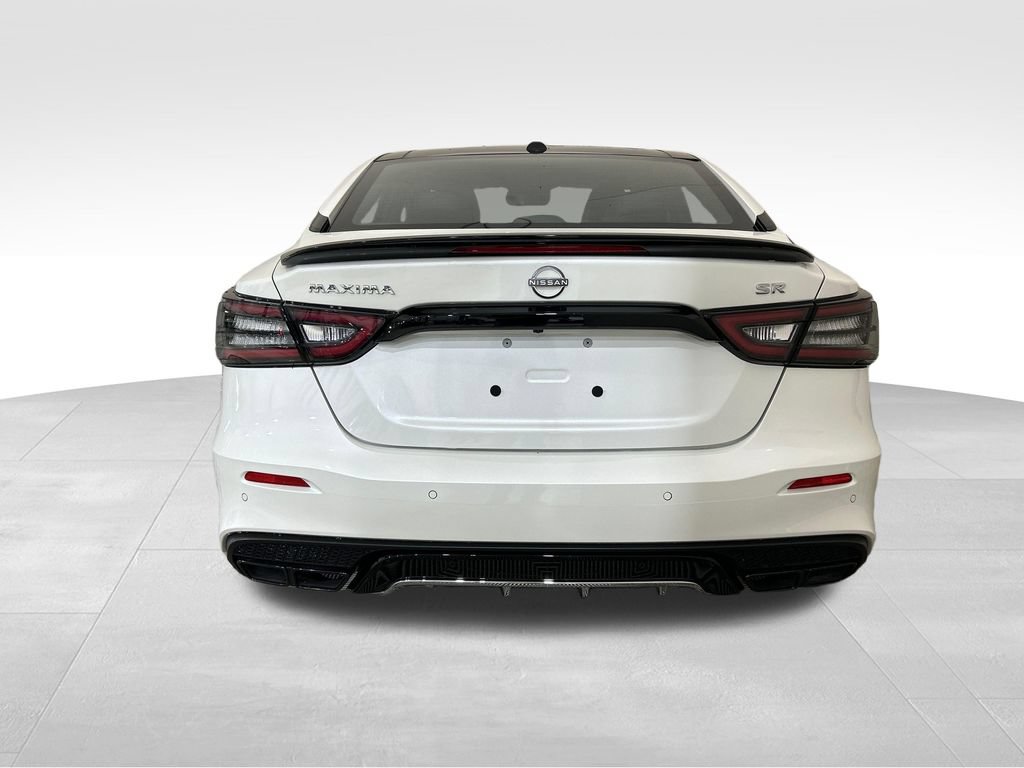 Used 2023 Nissan Maxima SR w/ Sport Mat Group FWD image 4