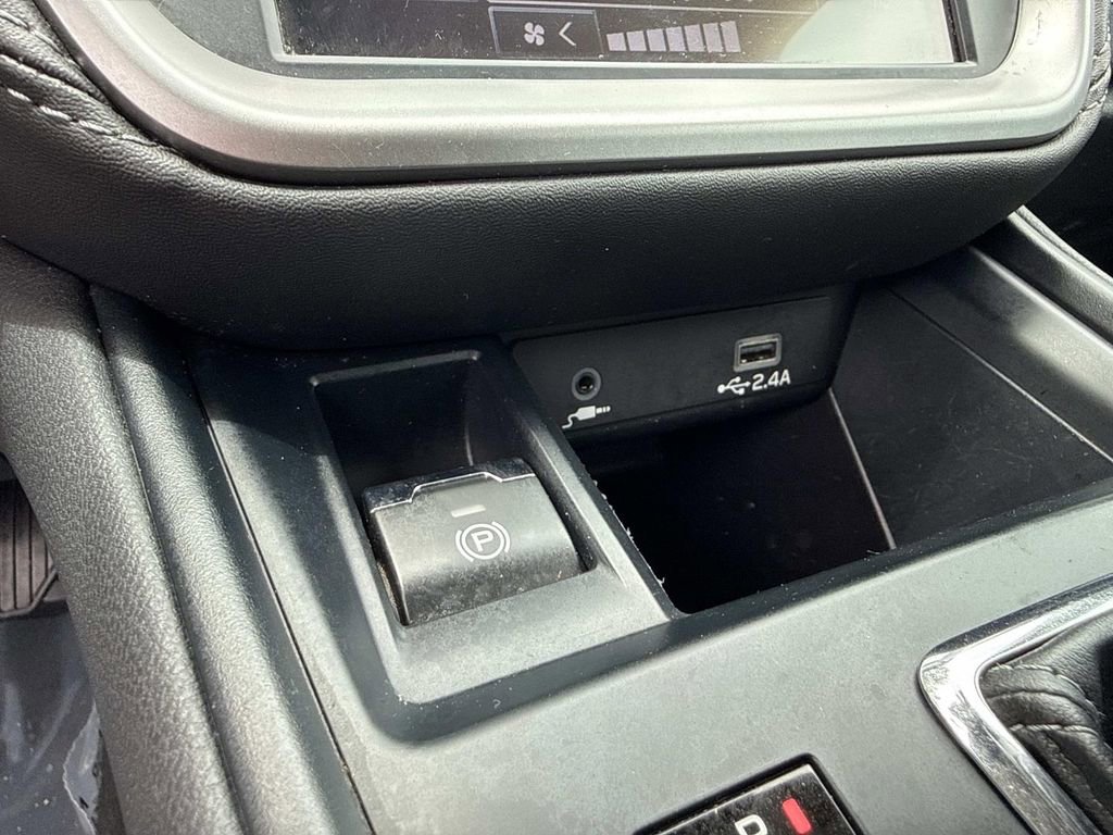Used 2023 Subaru Outback AWD/4WD image 29