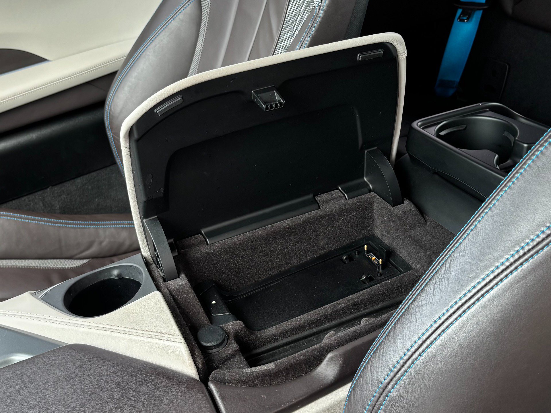 Used 2015 BMW i8 AWD/4WD image 19