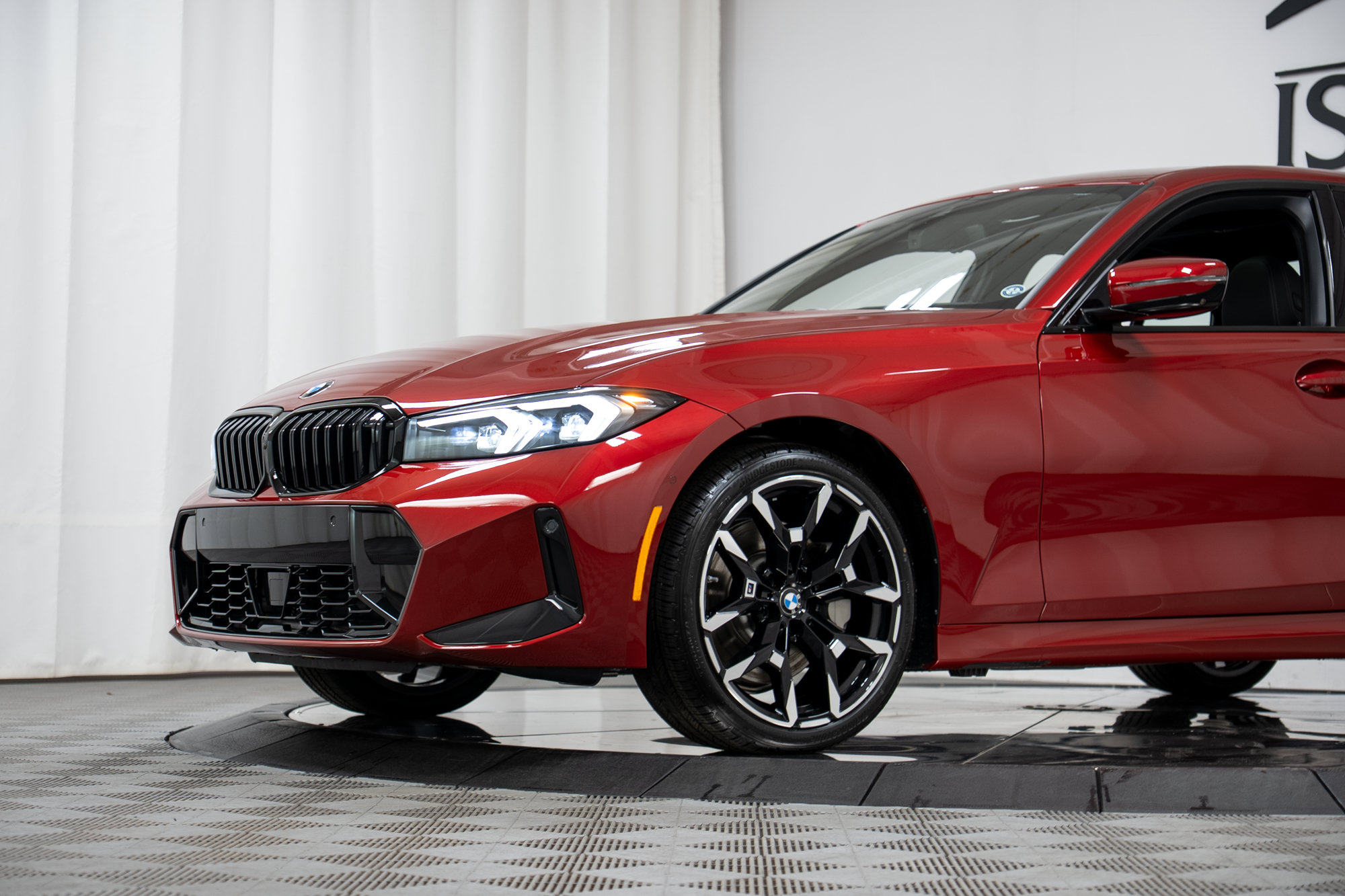 New 2026 BMW 330i xDrive Sedan w/ M Sport Package AWD/4WD image 28