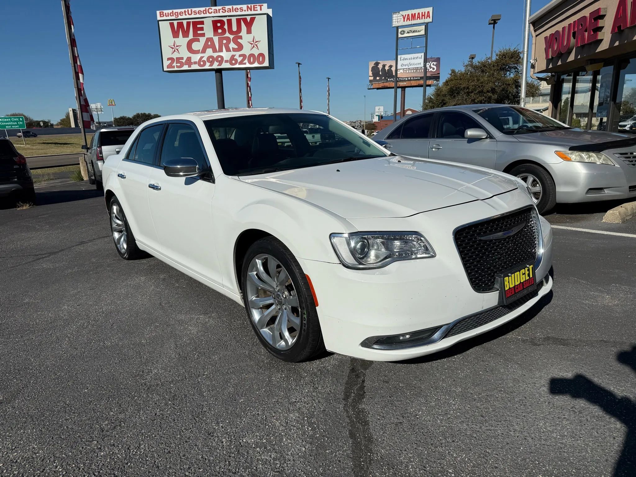 Used 2020 Chrysler 300 Limited image 3