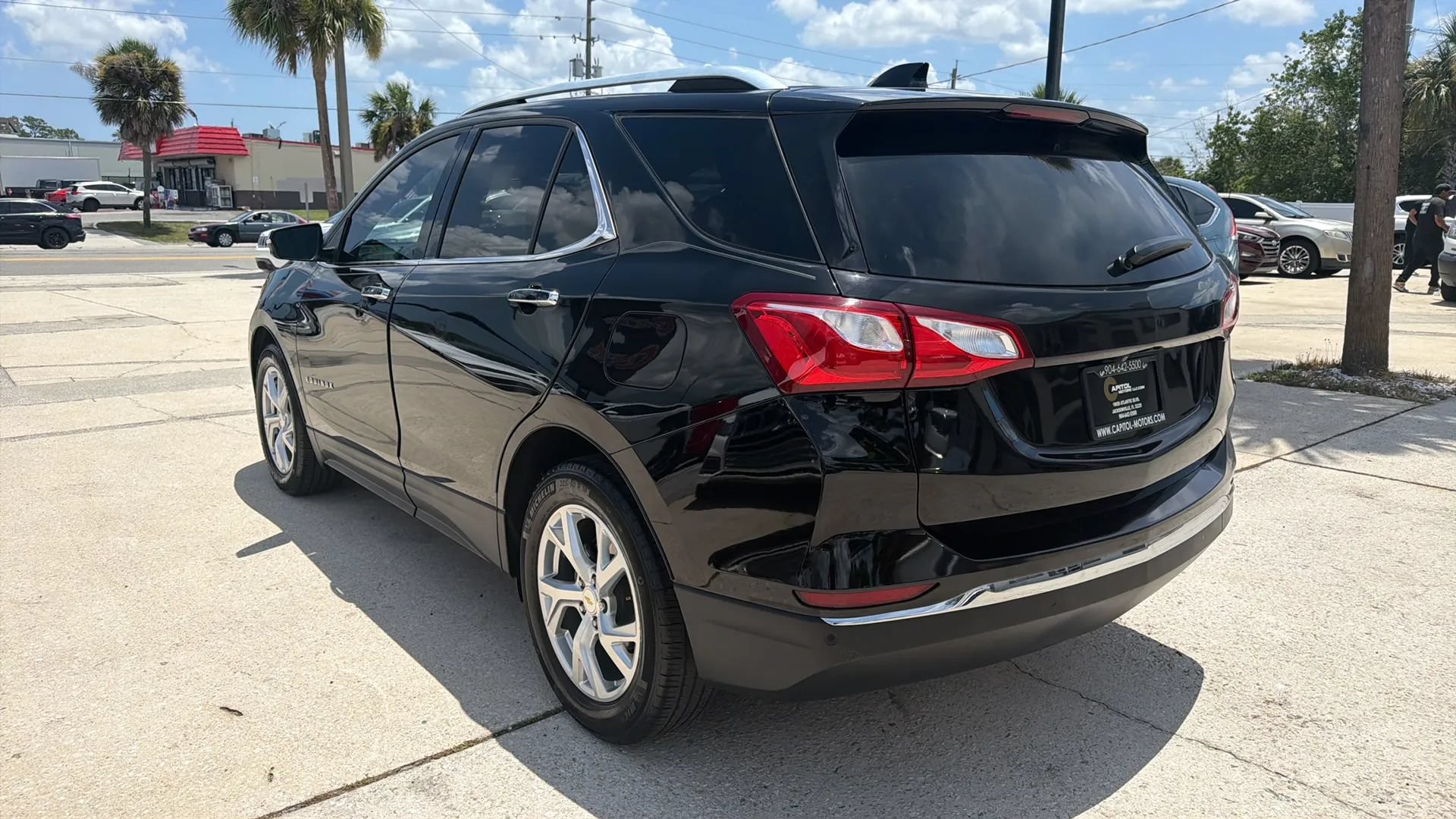 Used 2020 Chevrolet Equinox Premier FWD image 3