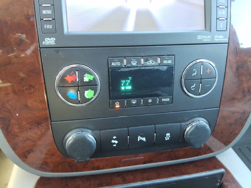 Used 2014 Chevrolet Tahoe LTZ AWD/4WD image 35