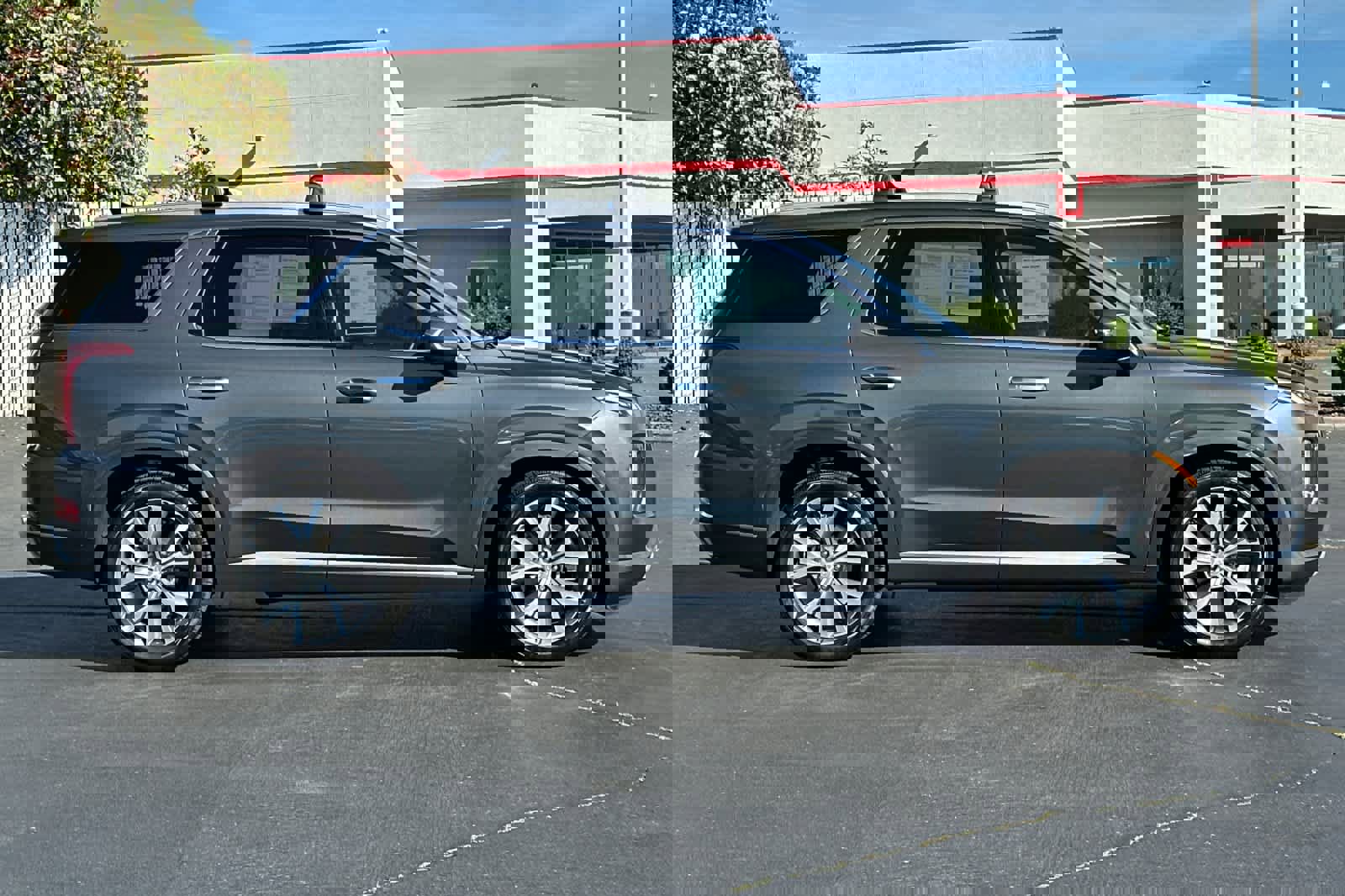 Used 2022 Hyundai Palisade Limited w/ Cargo Package image 6