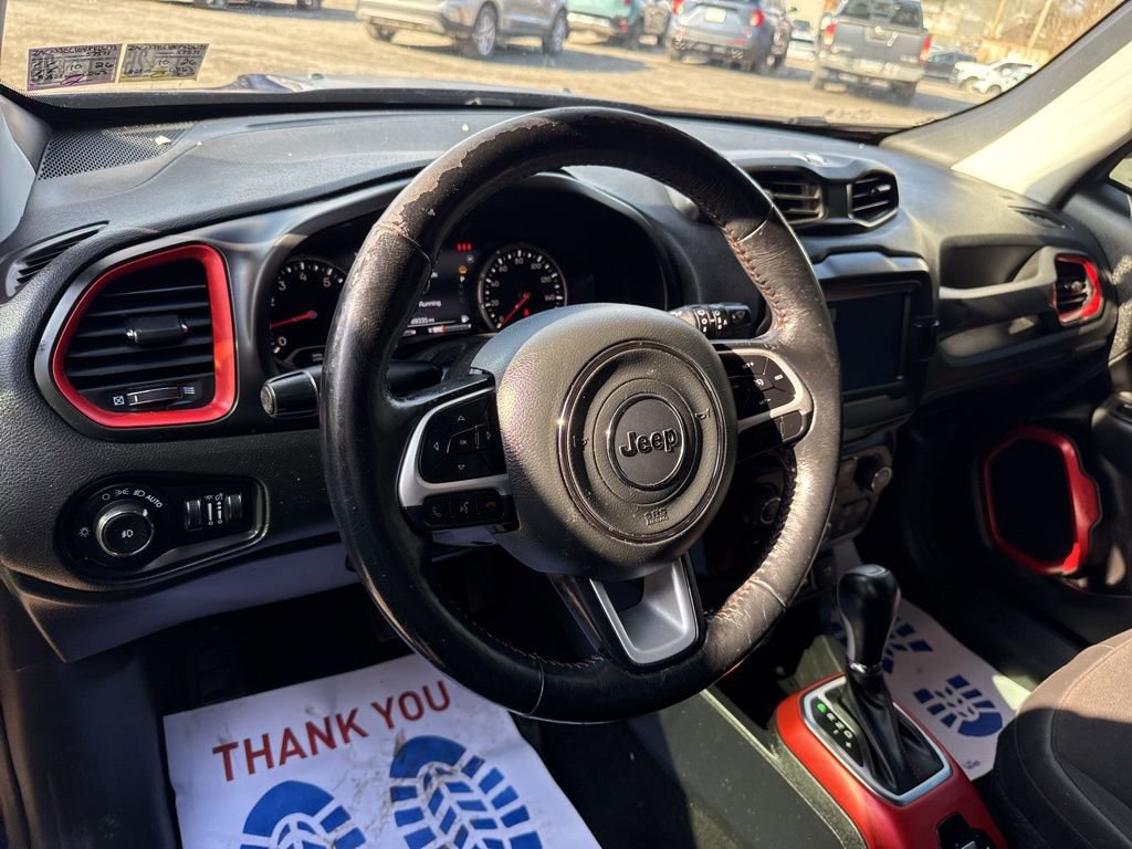 Used 2019 Jeep Renegade Trailhawk w/ Cold Weather Group II image 15