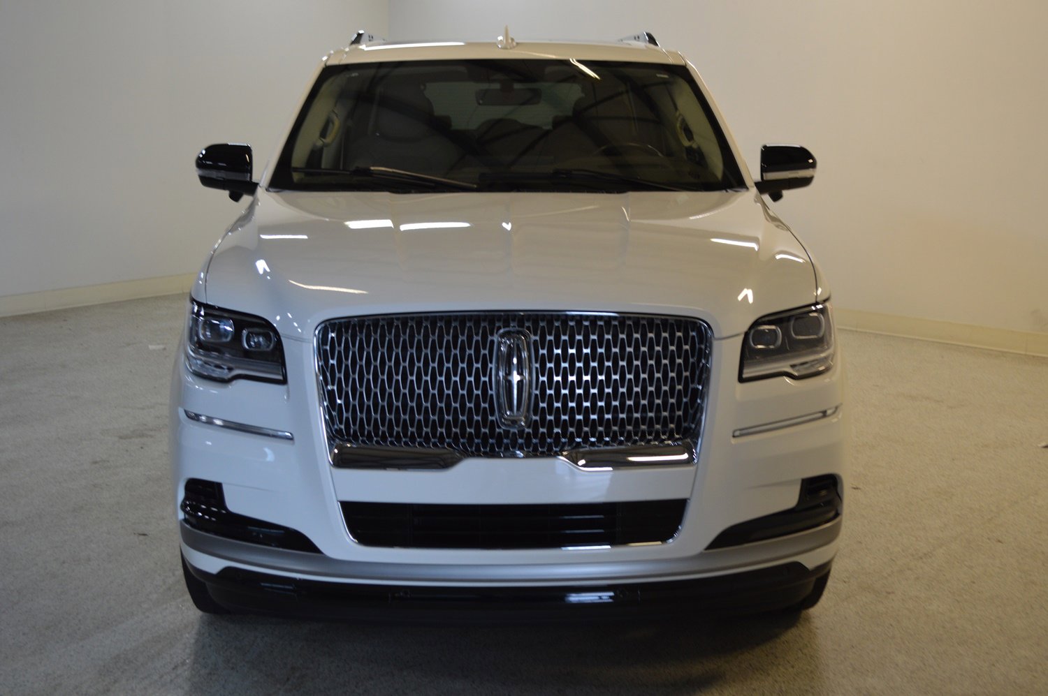 Used 2023 Lincoln Navigator L Reserve image 8