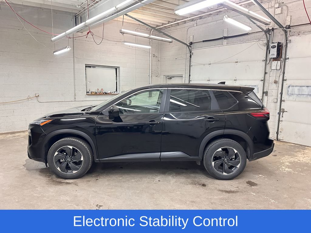 Used 2025 Nissan Rogue SV image 6