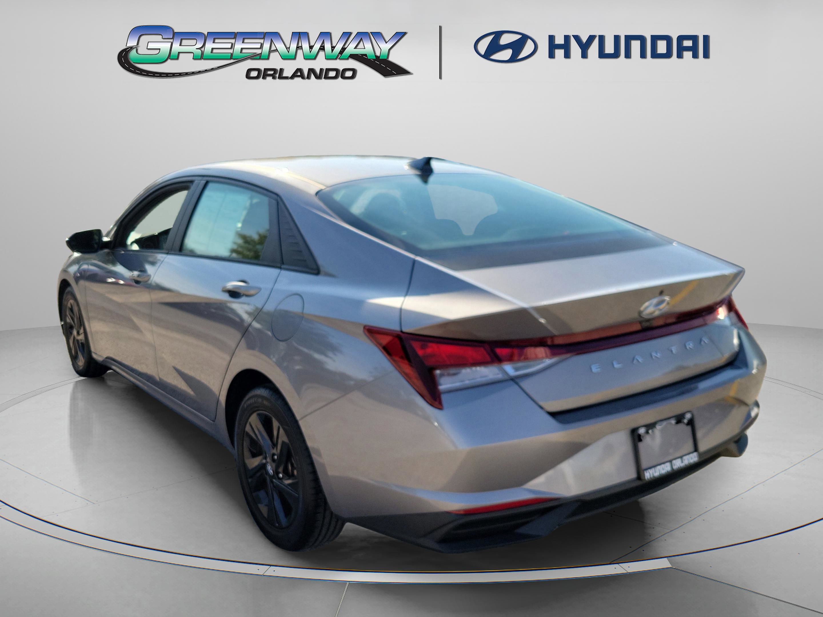 Certified 2021 Hyundai Elantra SEL w/ Convenience Package image 3