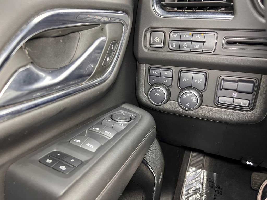 Used 2023 Chevrolet Suburban Z71 w/ Luxury Package AWD/4WD image 15