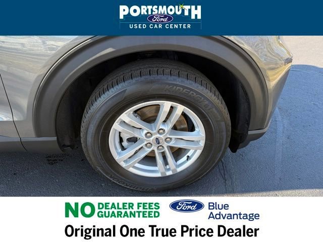 Used 2022 Ford Explorer XLT w/ Equipment Group 202A AWD/4WD image 37