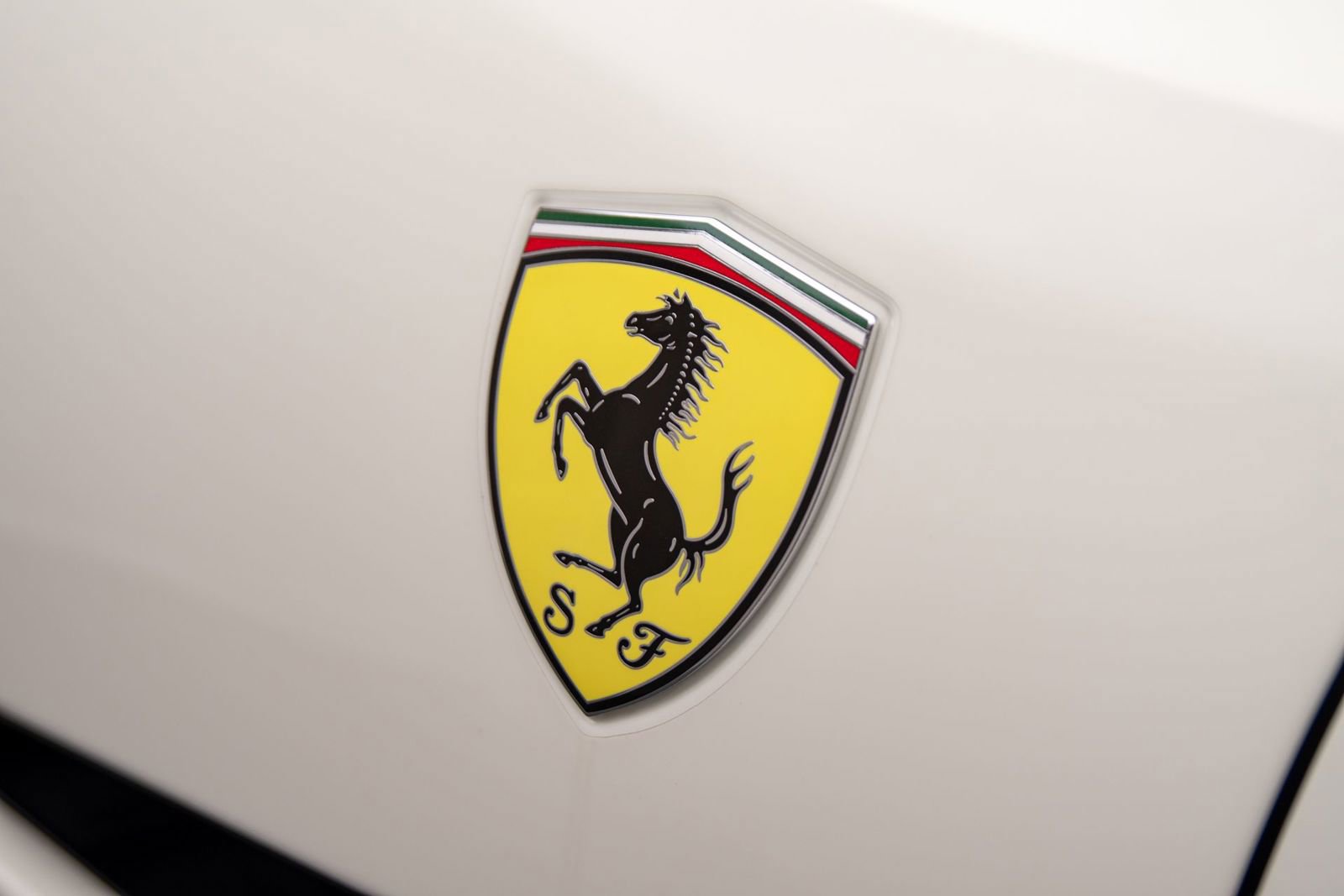 Used 2019 Ferrari Portofino RWD image 41