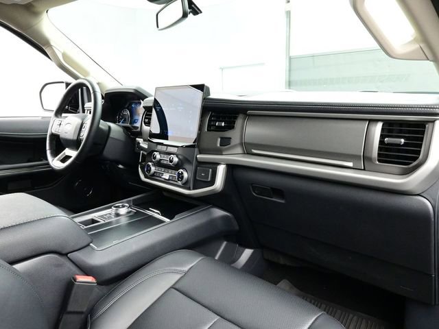 Used 2024 Ford Expedition Max XLT image 18