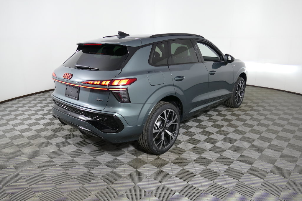 New 2026 Audi Q3 quattro 2.0T AWD/4WD image 3