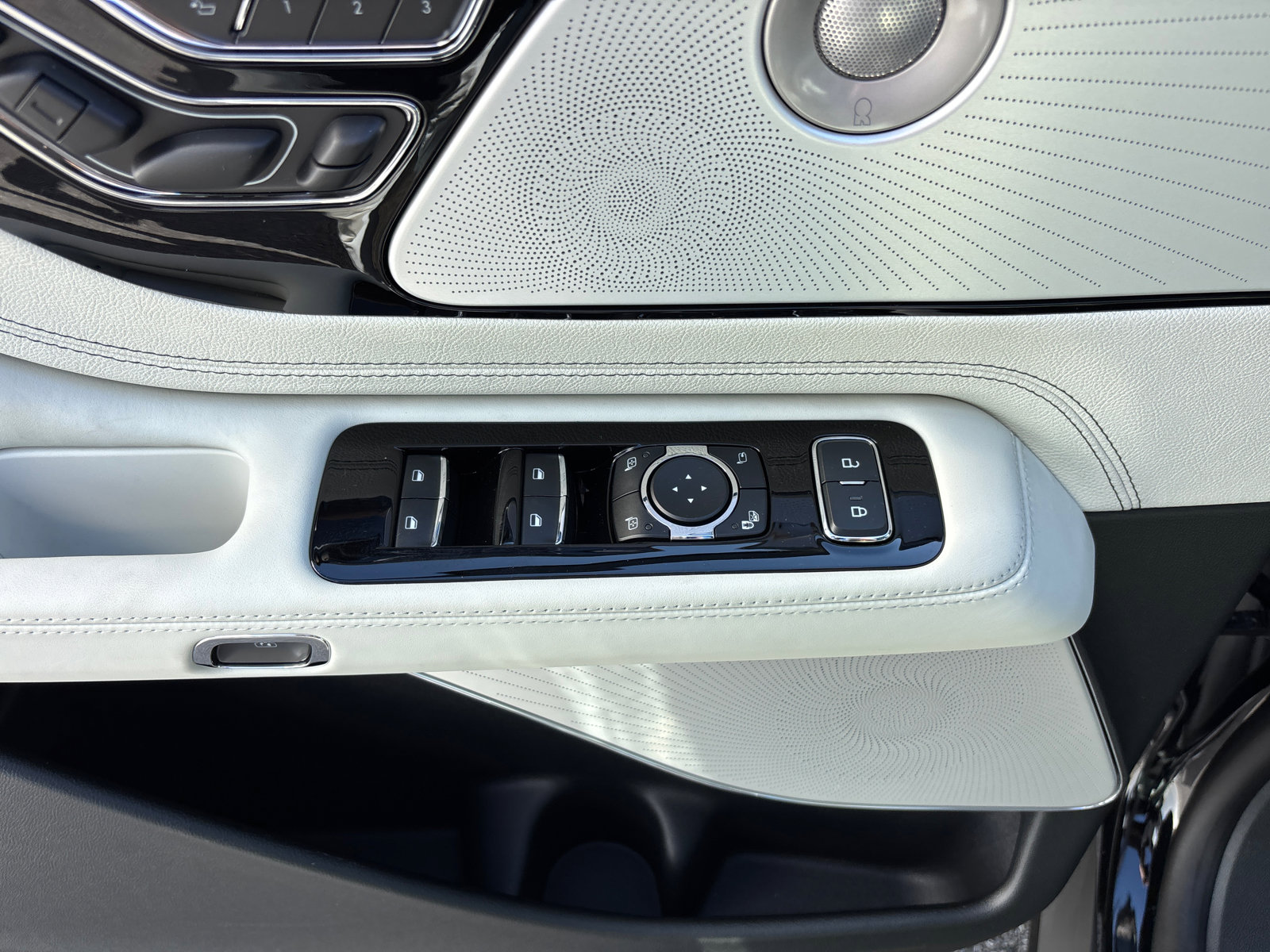 New 2025 Lincoln Aviator Black Label image 13