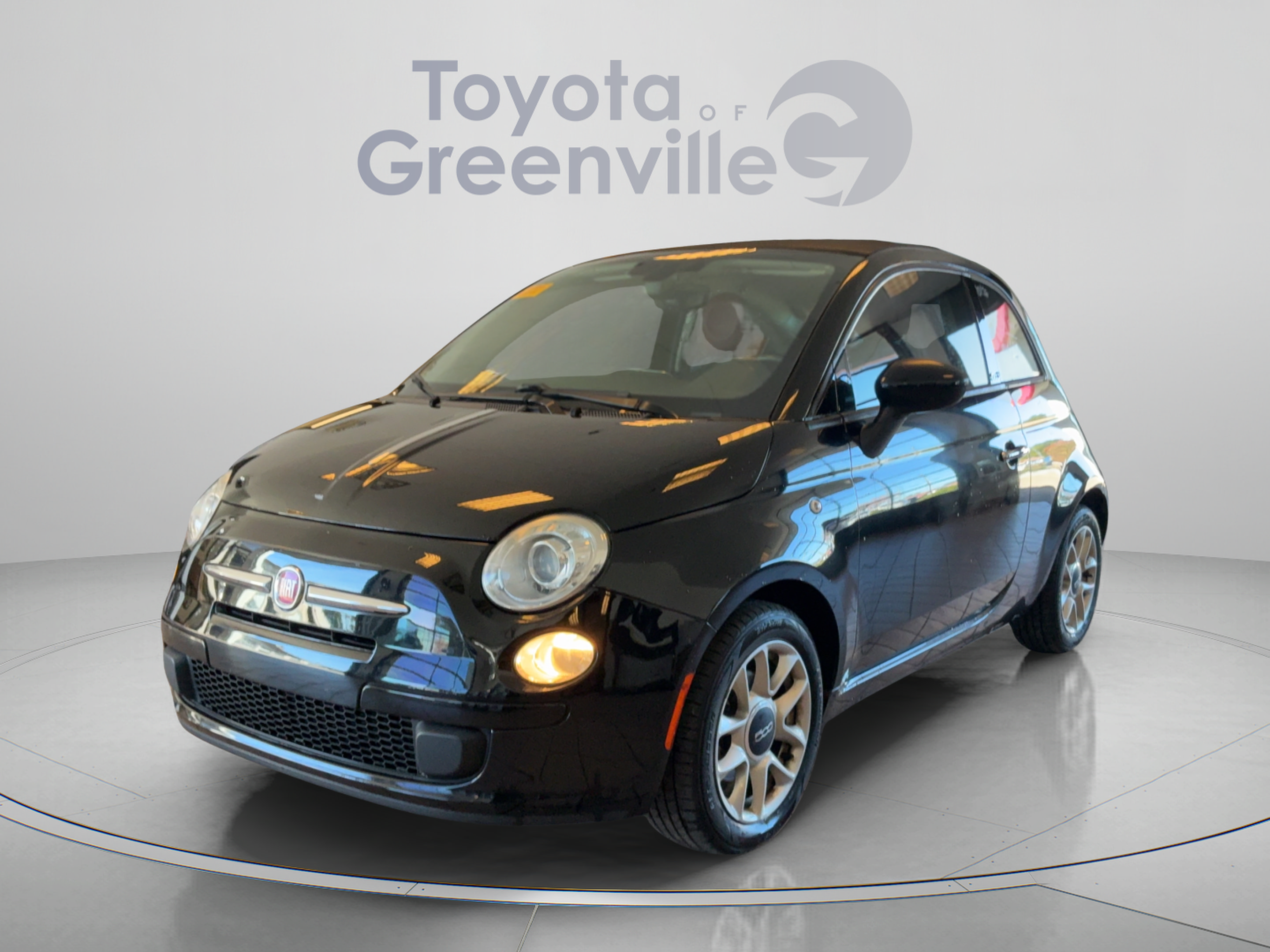 Used 2017 FIAT 500 Pop FWD image 1
