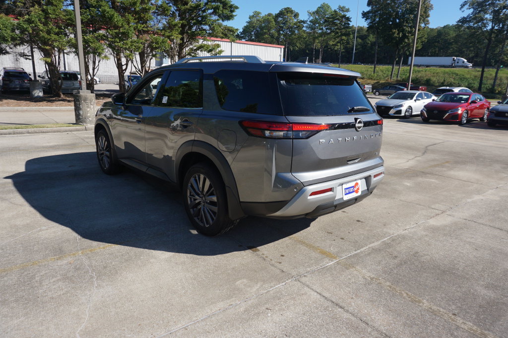 Used 2024 Nissan Pathfinder SL w/ SL Premium Package FWD image 24
