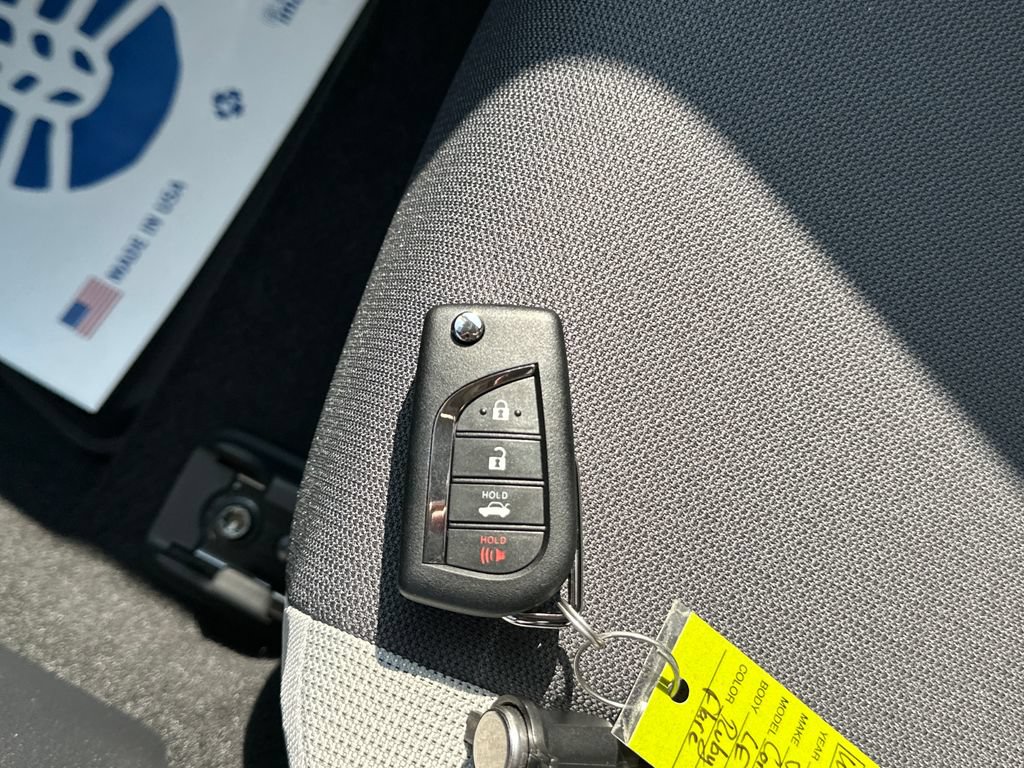 Used 2026 Toyota Corolla LE FWD image 27