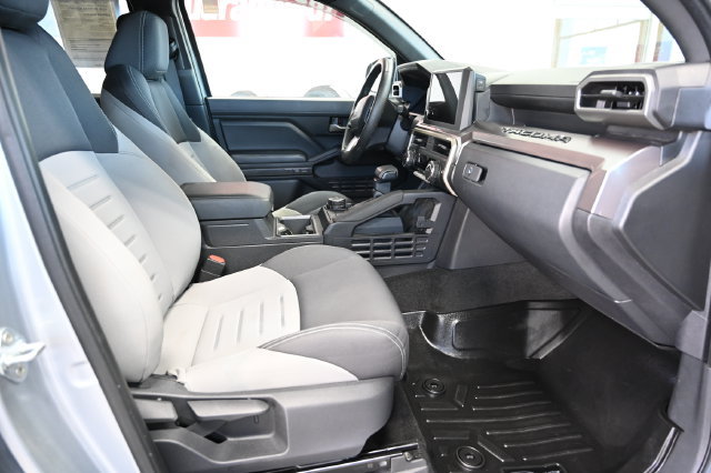Used 2024 Toyota Tacoma TRD Off-Road AWD/4WD image 12