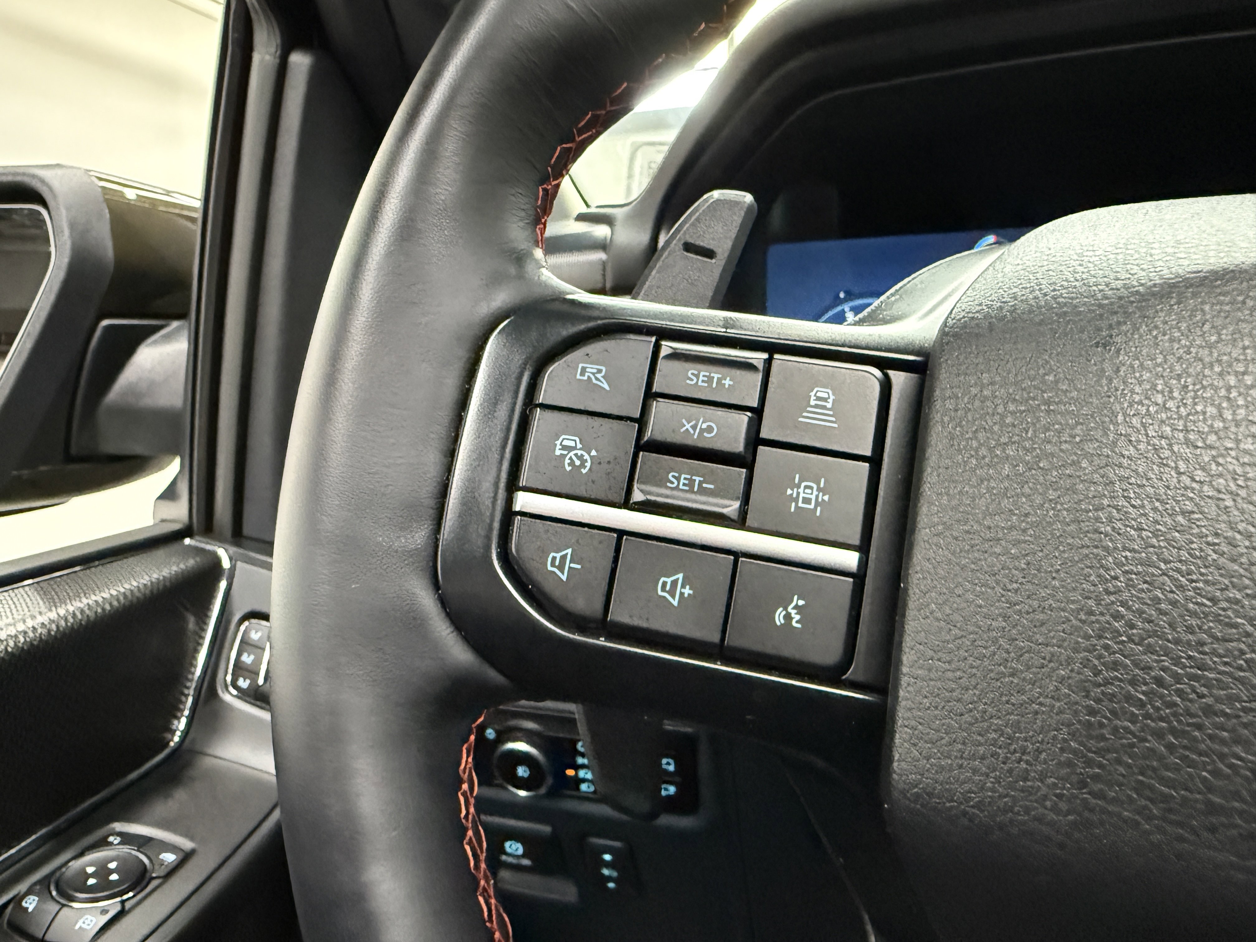 Used 2025 Ford F150 Raptor AWD/4WD image 21