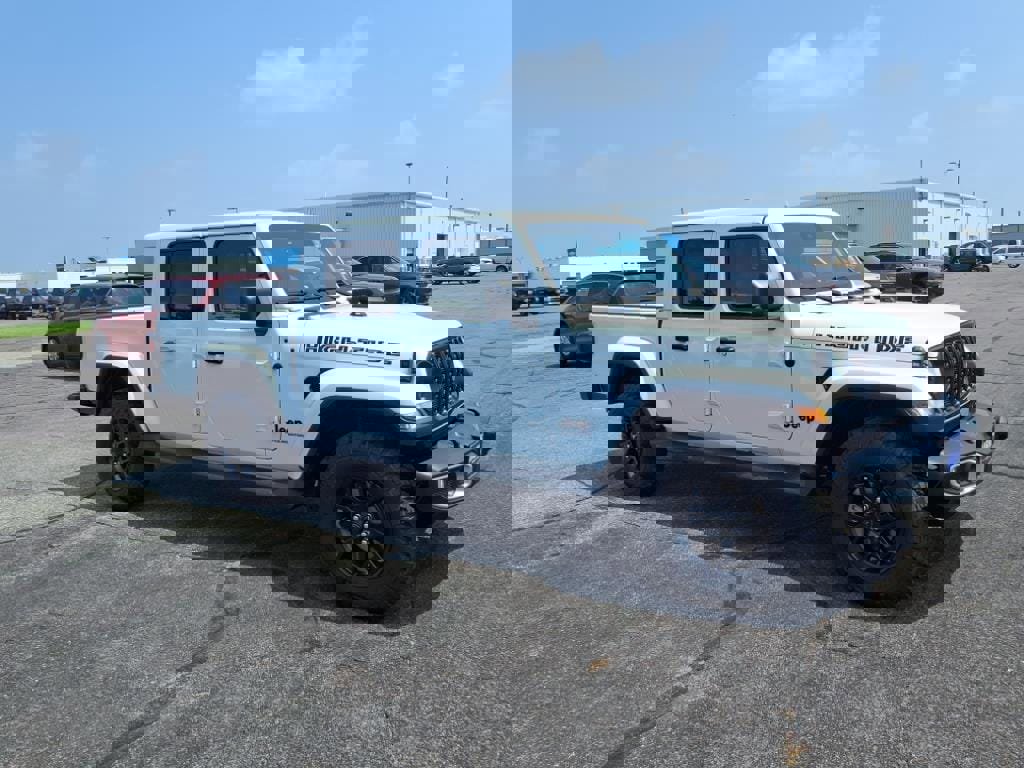 New 2025 Jeep Gladiator Sport image 2