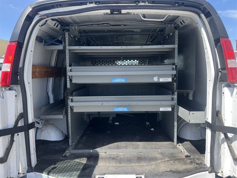 Used 2018 Chevrolet Express 2500 w/ Driver Convenience Package RWD image 8