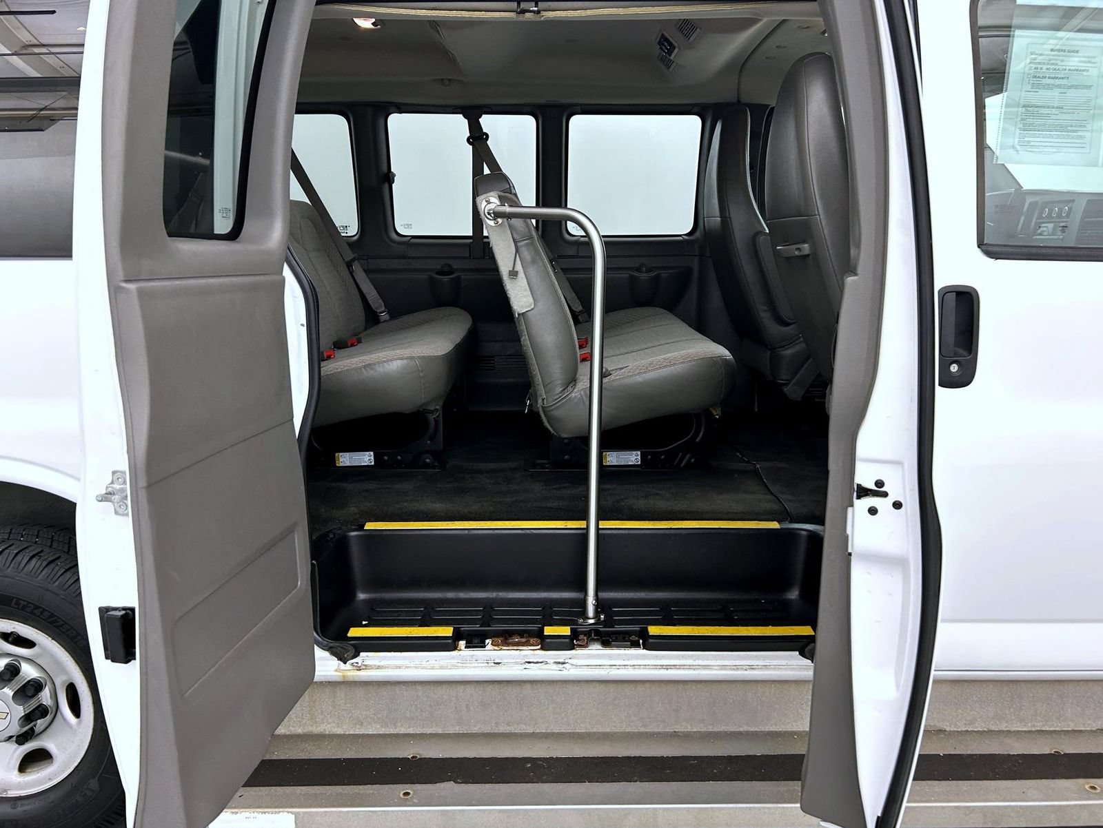 Used 2015 Chevrolet Express 3500 LT w/ LT Preferred Equipment Group RWD image 20