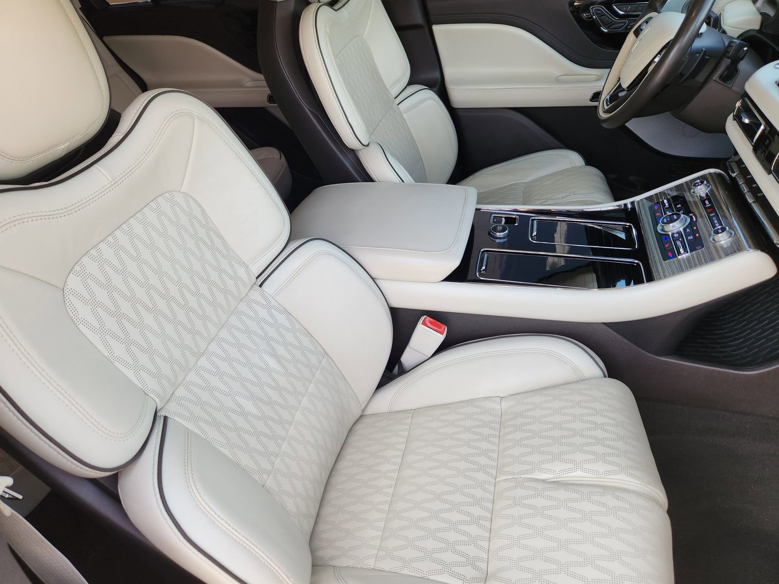 Used 2020 Lincoln Aviator Black Label w/ Dynamic Handling Package image 20