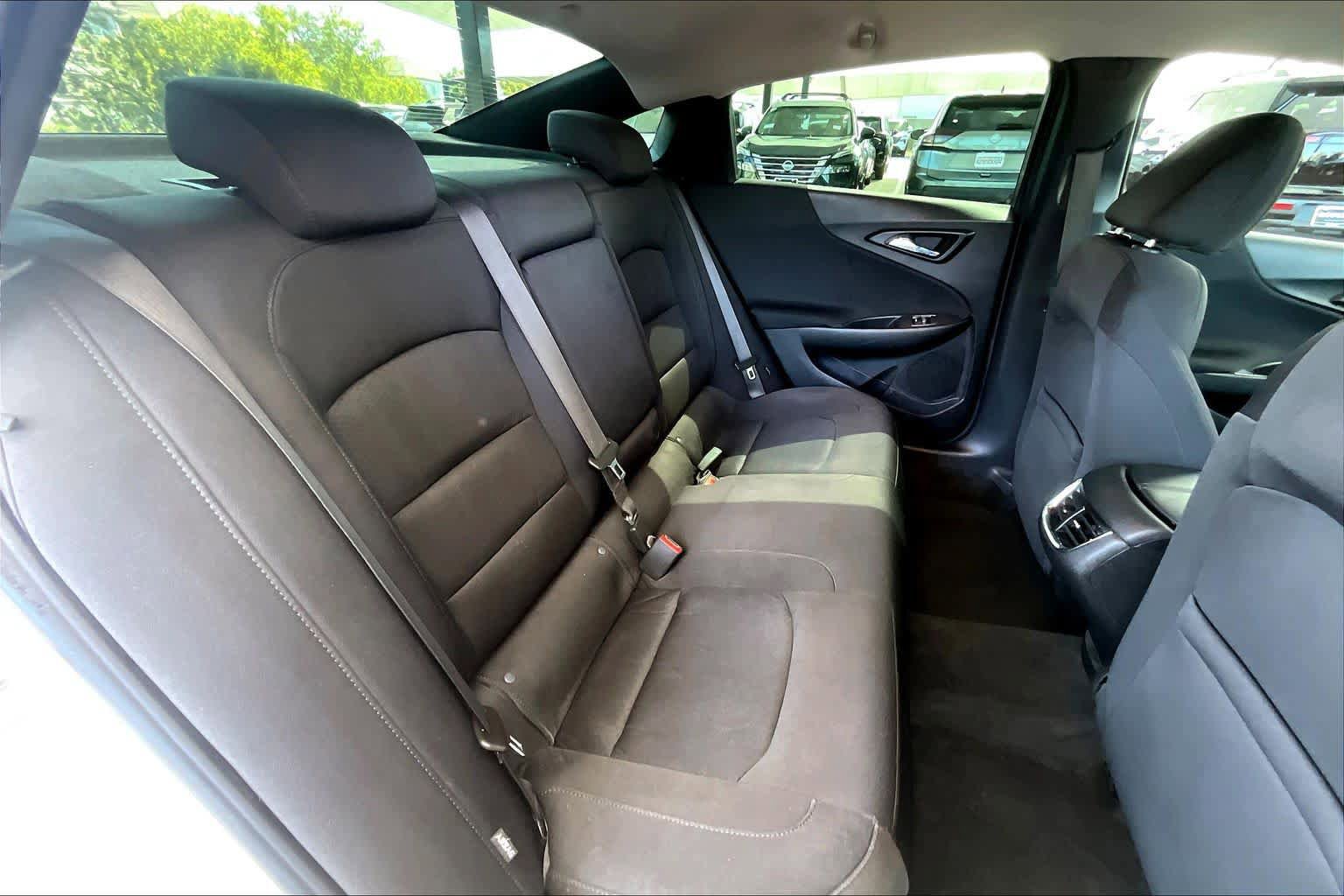 Used 2021 Chevrolet Malibu LT FWD image 20