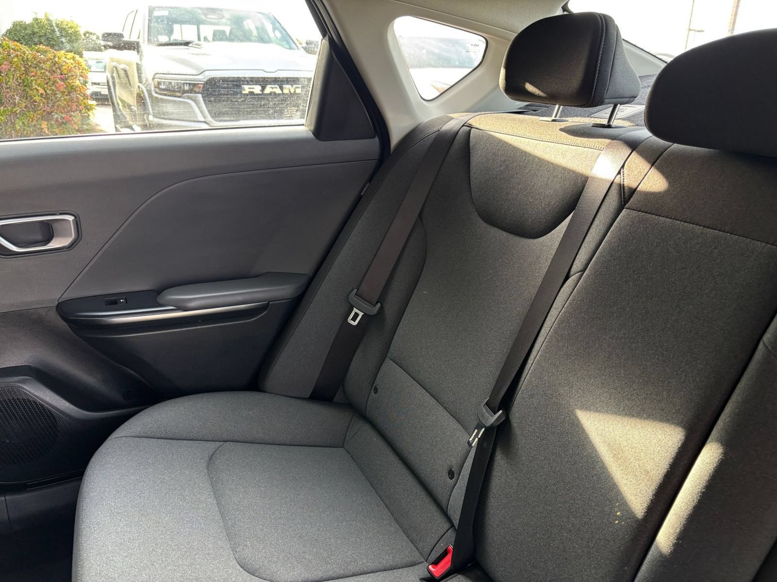 Used 2025 Kia K4 FWD image 38
