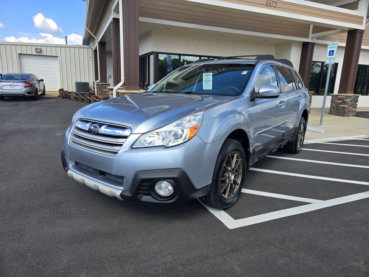 Used 2013 Subaru Outback 3.6R Limited image 2