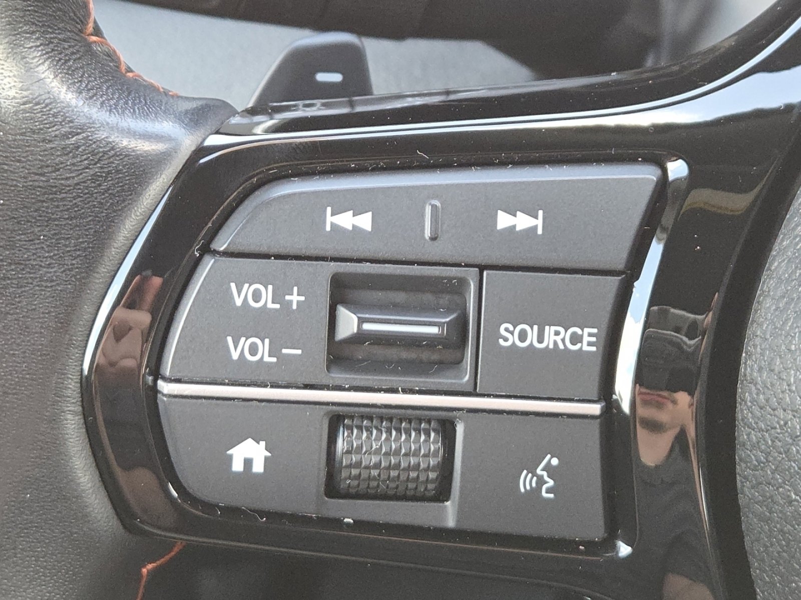 Used 2025 Honda Pilot Sport image 31