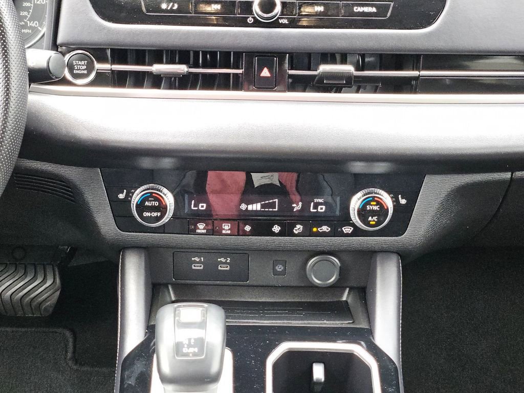 Used 2025 Mitsubishi Outlander SE AWD/4WD image 22