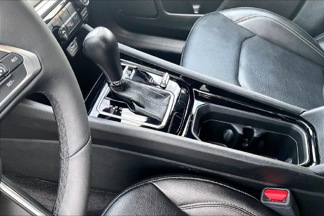 Used 2025 Jeep Compass Limited AWD/4WD image 18