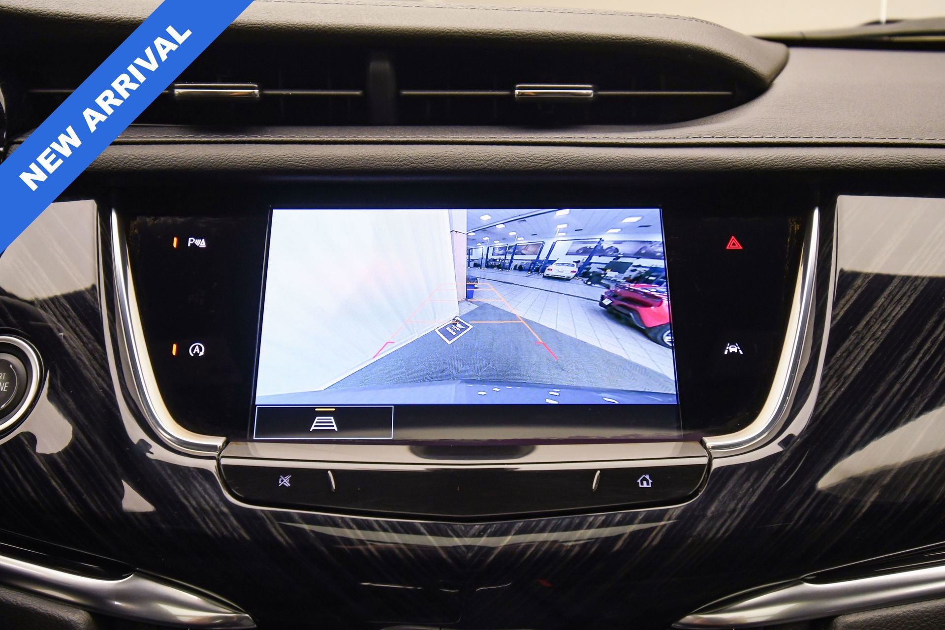 Used 2025 Cadillac XT6 Premium Luxury image 44