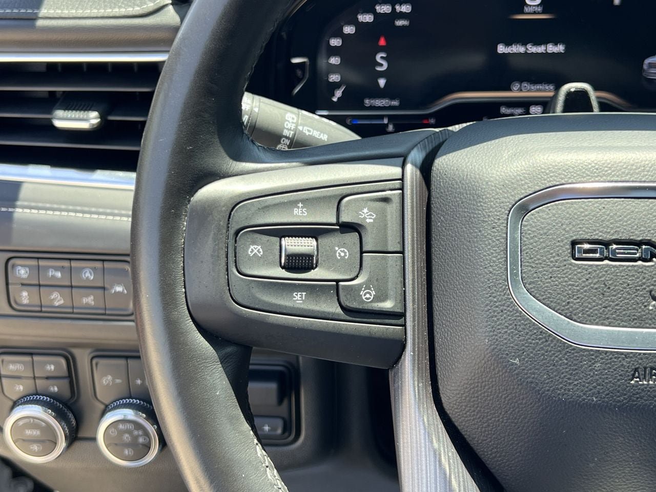 Used 2023 GMC Yukon Denali Ultimate AWD/4WD image 8