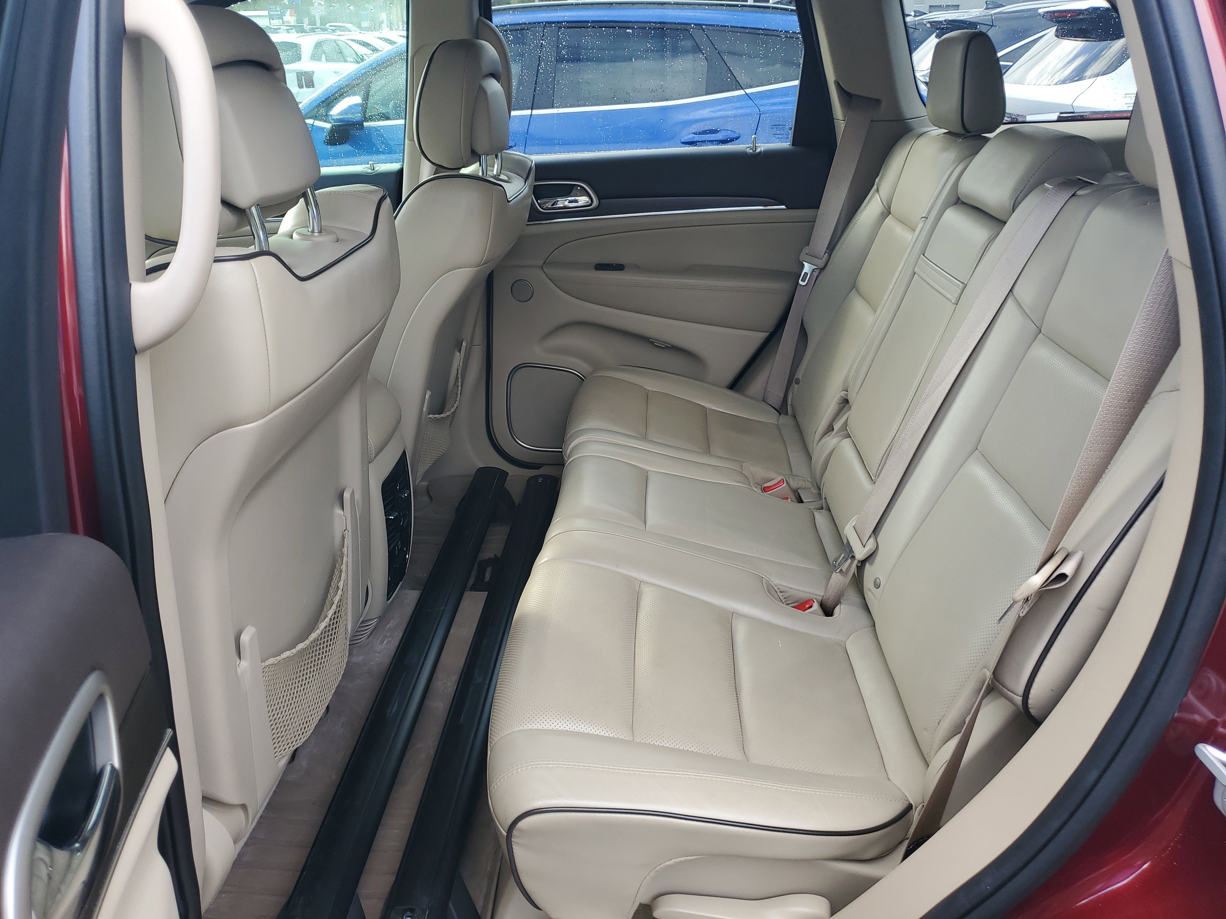 Used 2017 Jeep Grand Cherokee Overland image 16