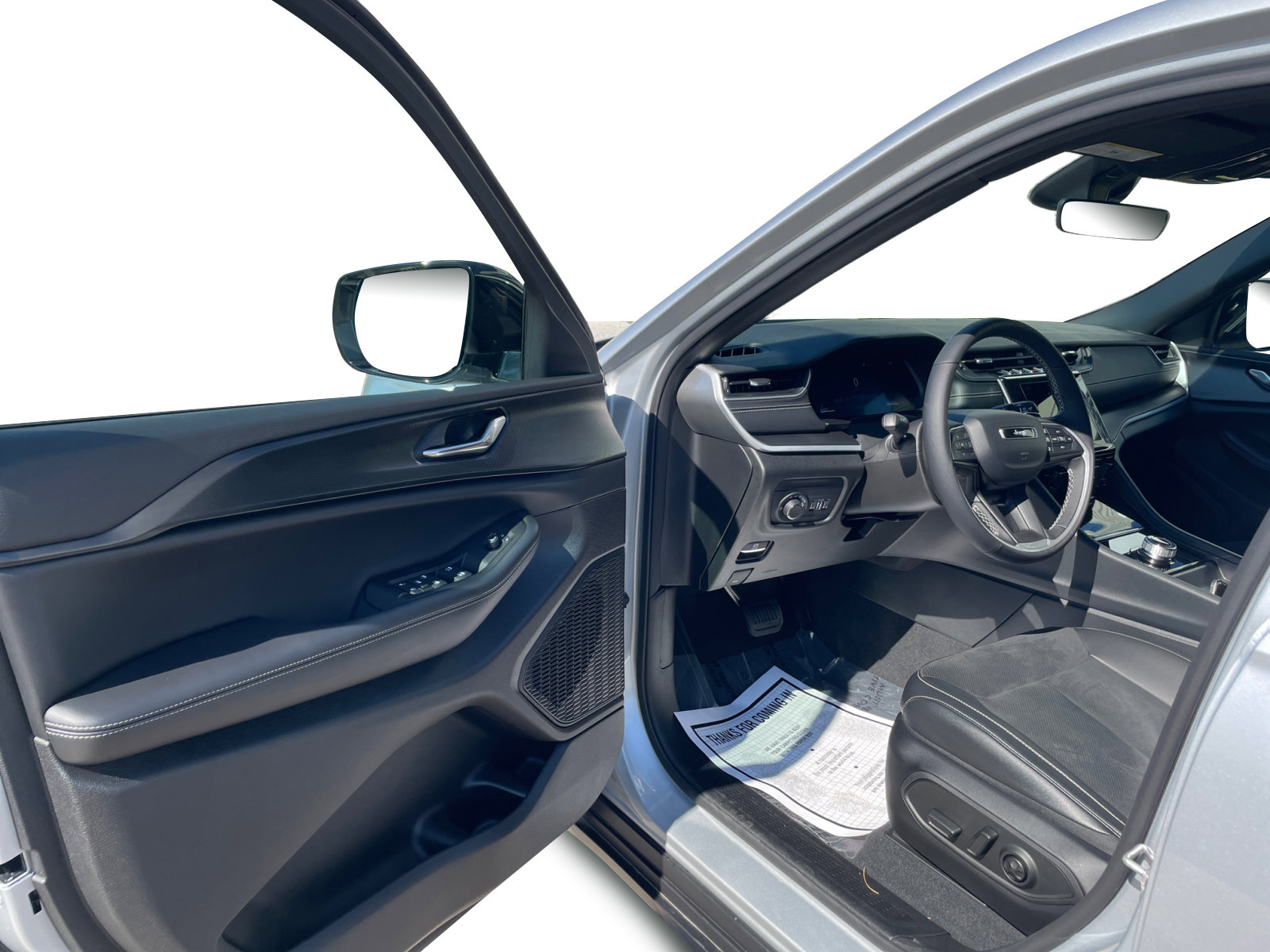 Used 2025 Jeep Grand Cherokee L Altitude image 2