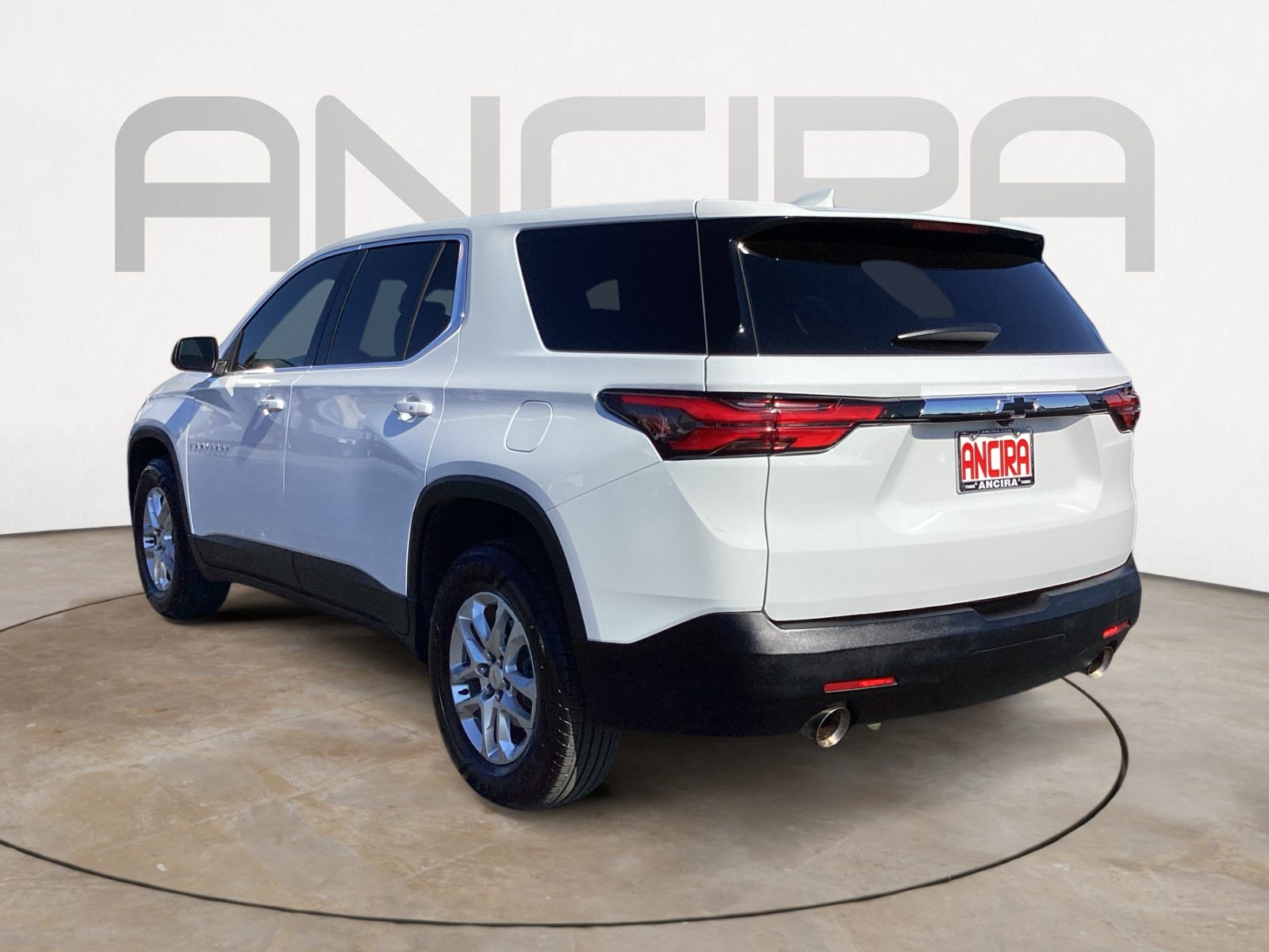 Used 2023 Chevrolet Traverse LS FWD image 12