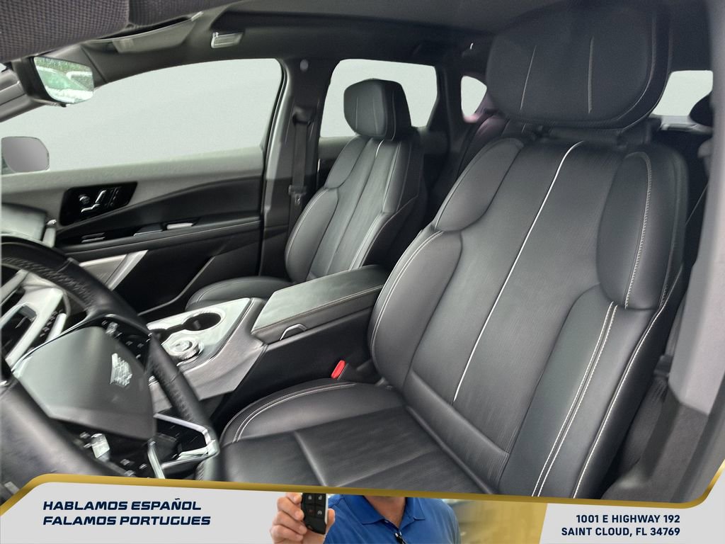 Used 2025 Cadillac Optiq Luxury 2 w/ LPO, Floor Liner Package AWD/4WD image 22