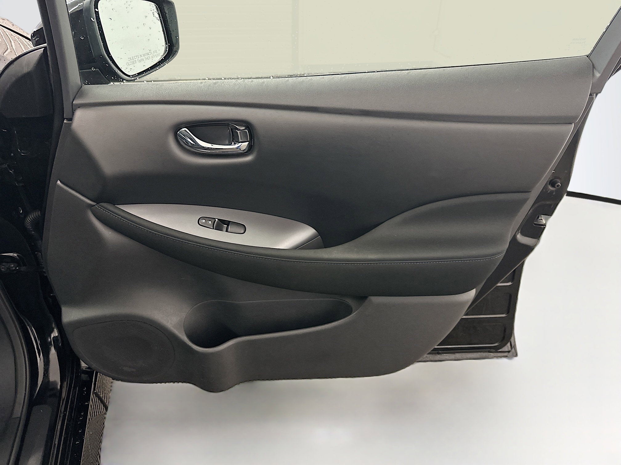 Used 2025 Nissan Leaf S FWD image 32