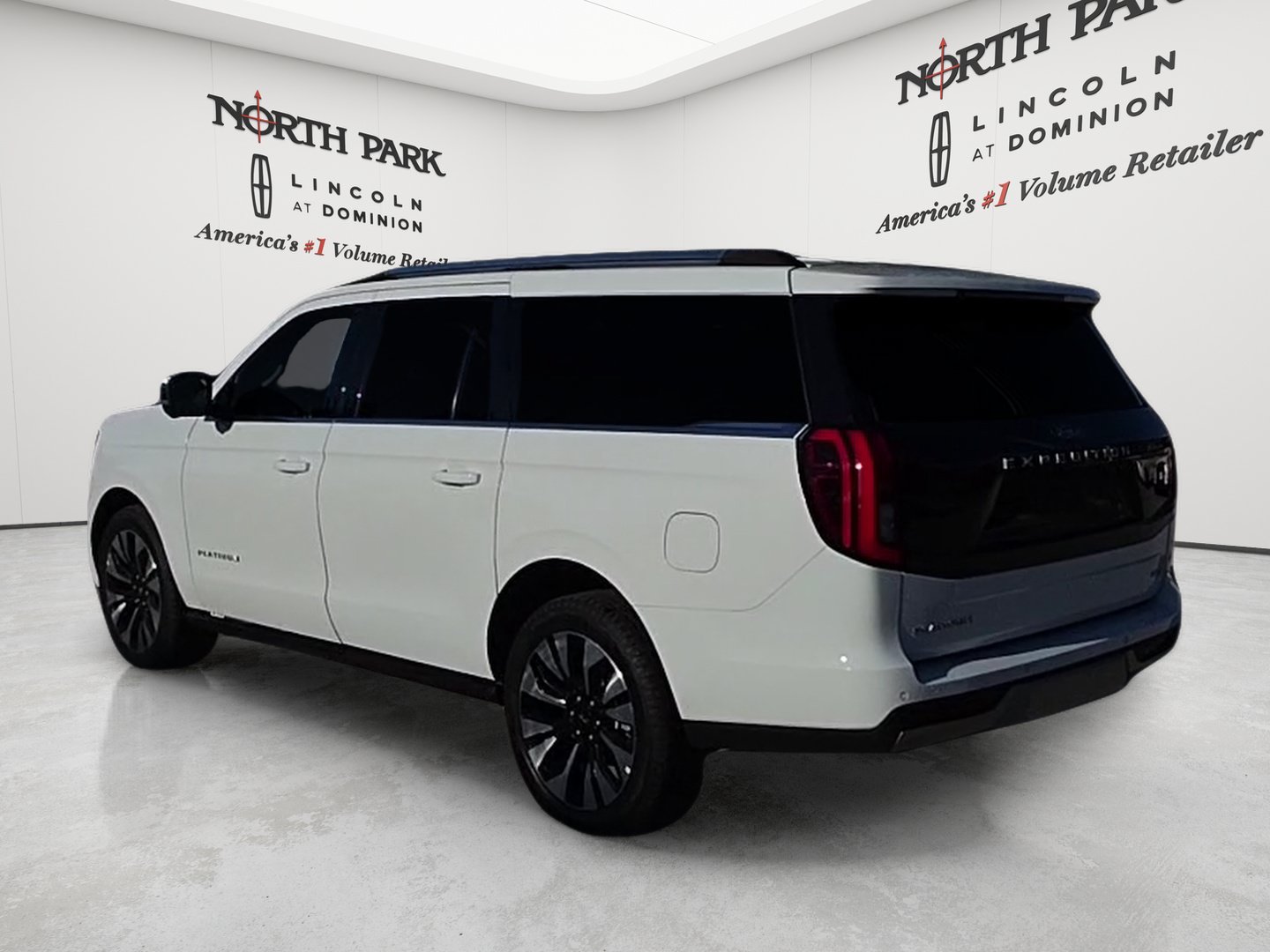 Used 2026 Ford Expedition Max Platinum w/ Driver's Package AWD/4WD image 3