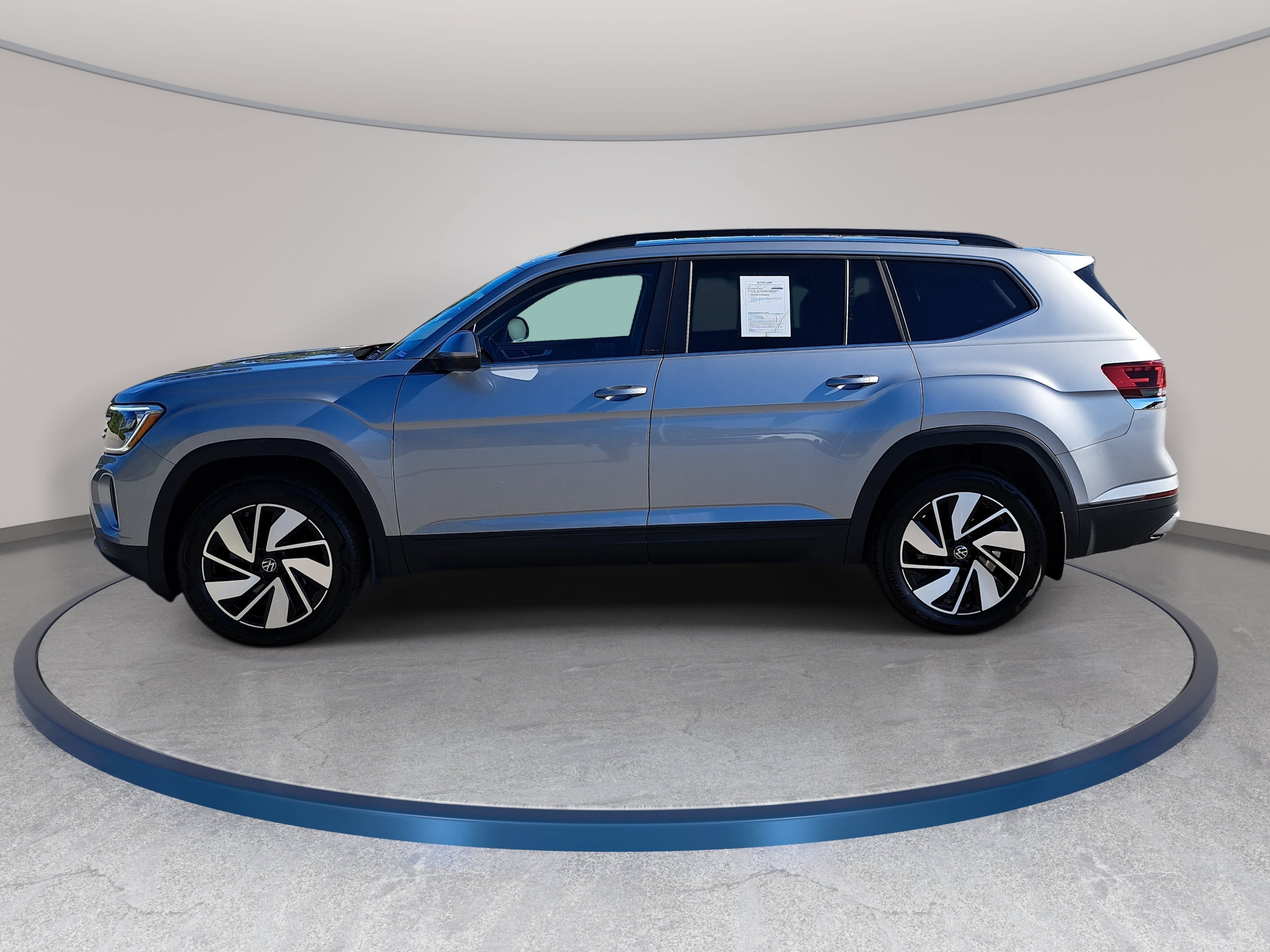 Certified 2026 Volkswagen Atlas SE FWD image 8