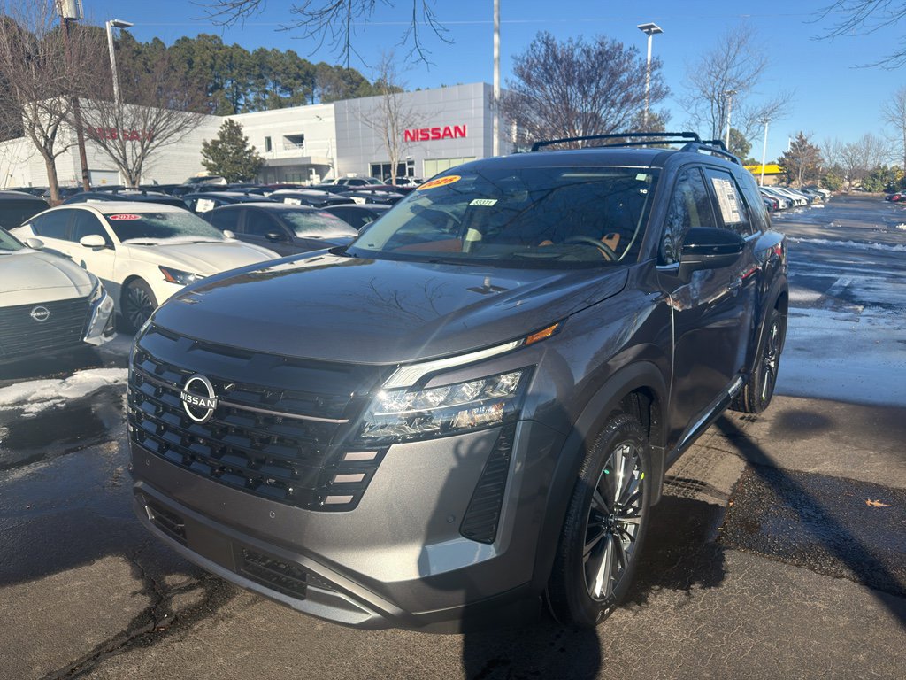 New 2026 Nissan Pathfinder Platinum image 3