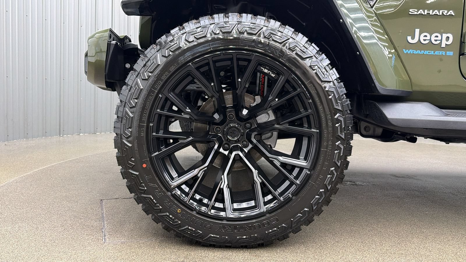 Used 2023 Jeep Wrangler Unlimited Sahara w/ Cold Weather Group AWD/4WD image 9