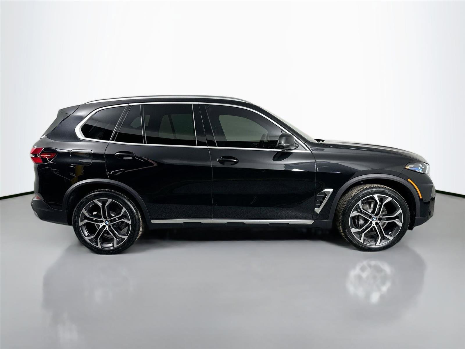 New 2026 BMW X5 sDrive40i w/ Climate Comfort Package RWD image 5