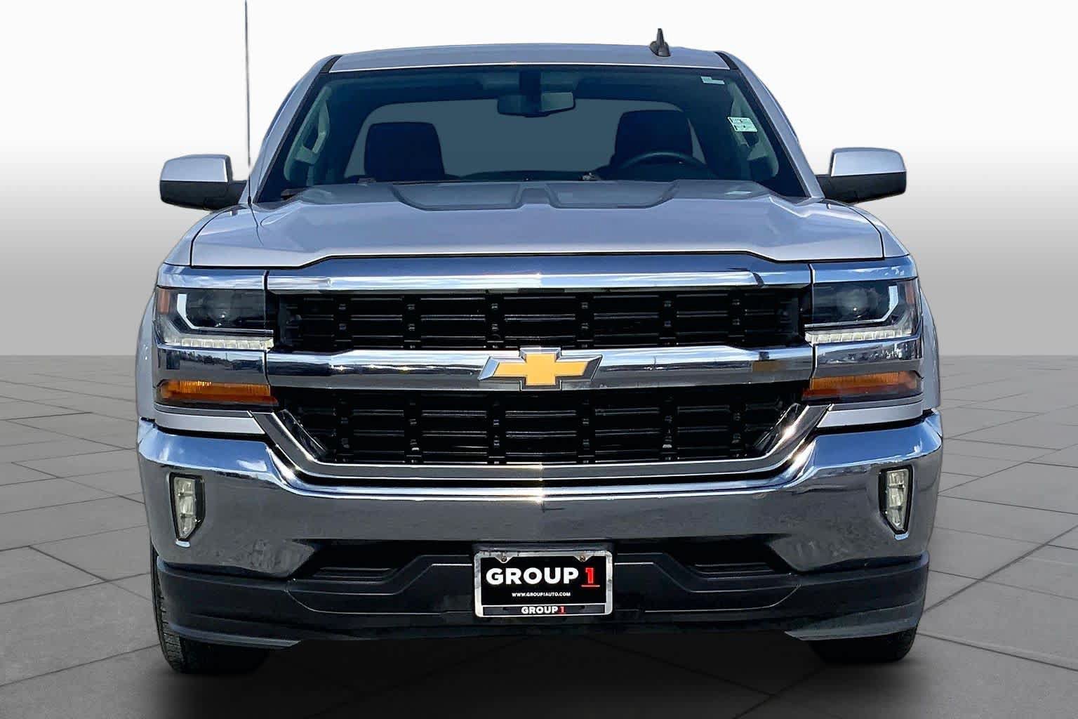 Used 2017 Chevrolet Silverado 1500 LT w/ Texas Edition RWD image 3
