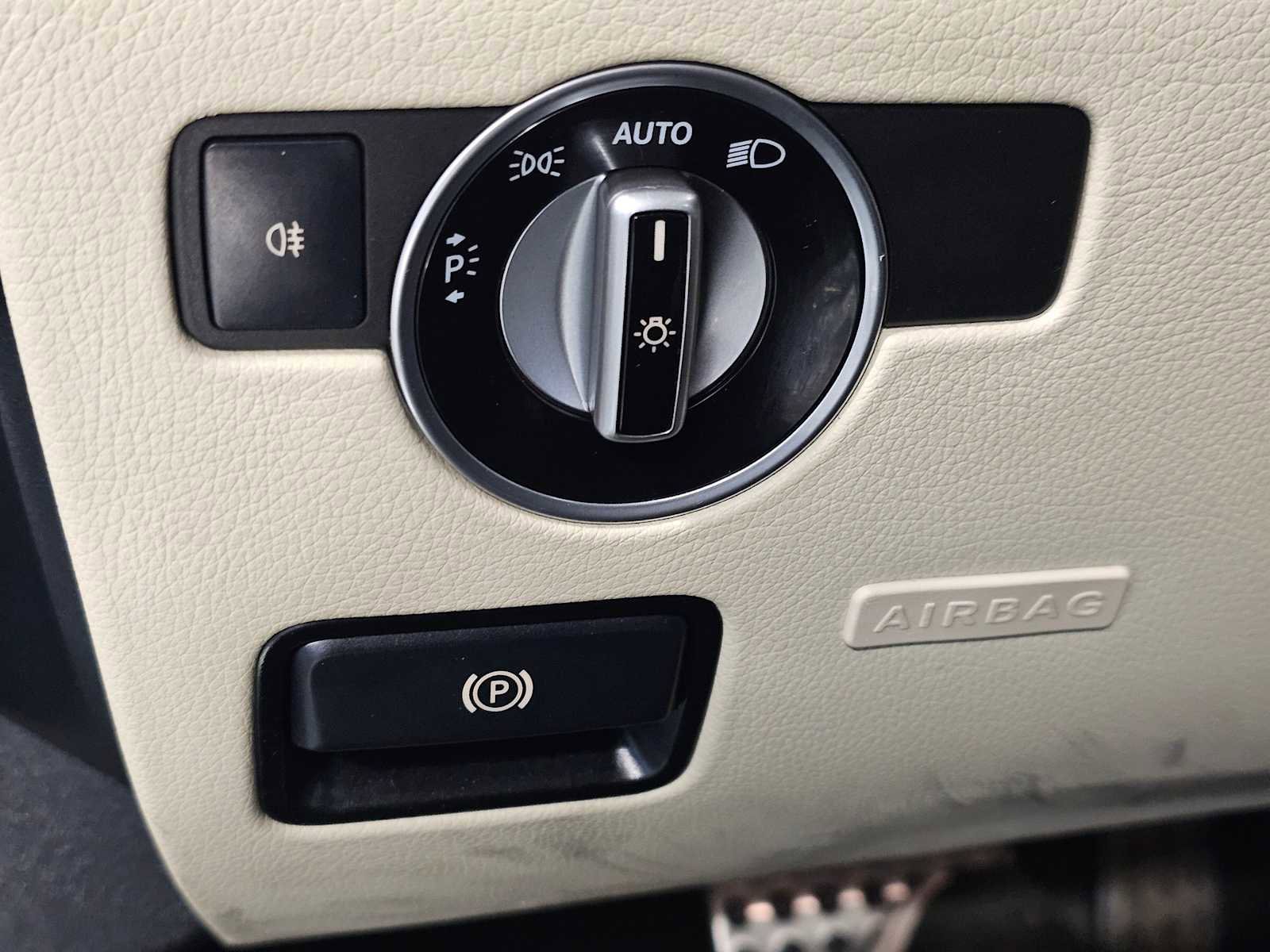 Used 2019 Mercedes-Benz SLC 300 image 21