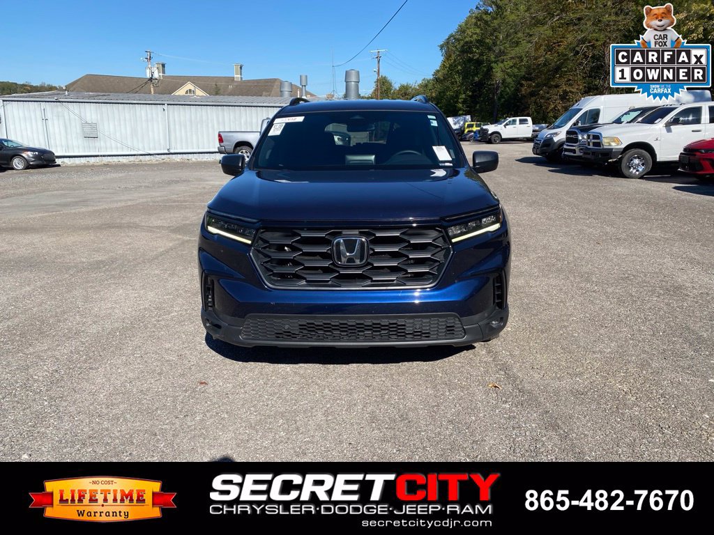 Used 2025 Honda Pilot Sport image 2
