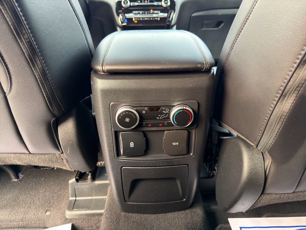 Used 2024 Ford Explorer Limited AWD/4WD image 18